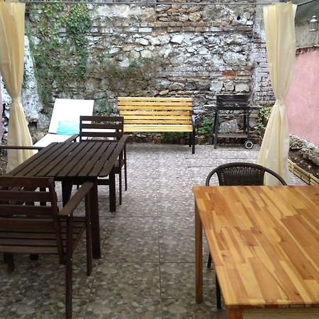 Kevin'S Hostel Istanbul Bagian luar foto